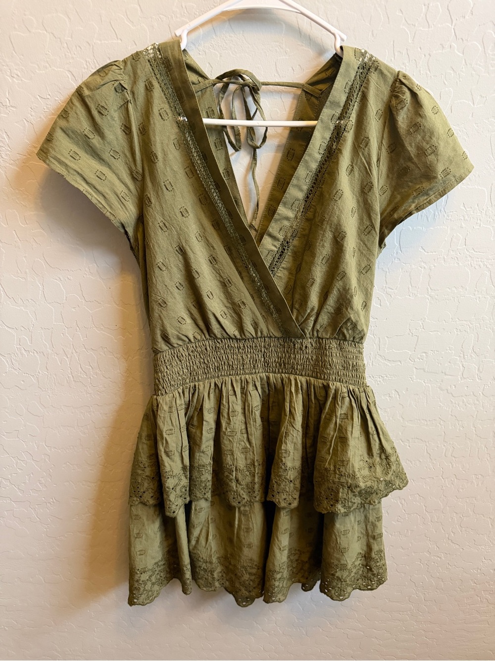 American Eagle Outfitters Olive Short Sleeve V‑Neck Tiered Mini Dress